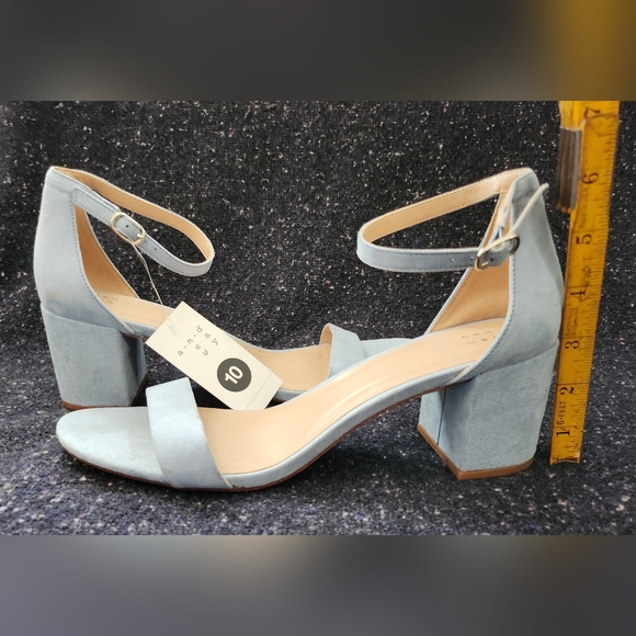 Light Blue Platform Heel Size 10 - Picture 4 of 5